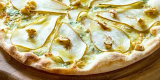 Gorgonzola, pere e noci