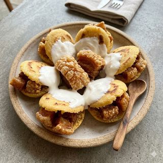Arepitas Con Chicharrón Y Nata (4 Uds.)
