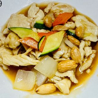 129 Pollo con mandorle