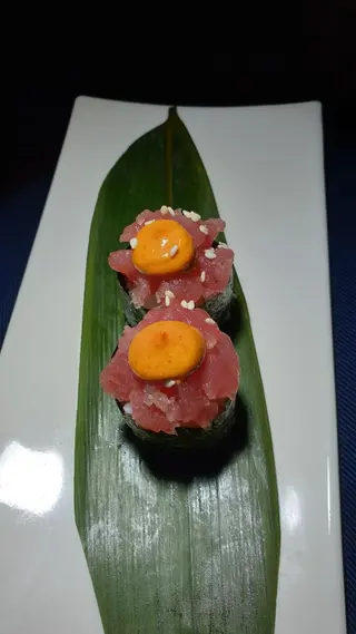 83  Gunkan maguro