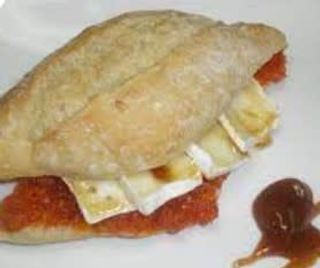 Montado De Sobrasada Y Queso Brie