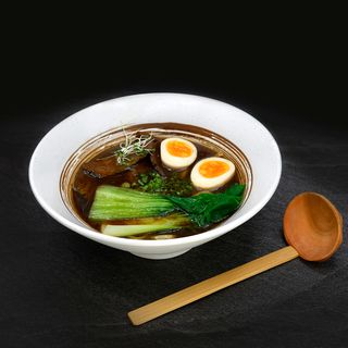 A4 Caldo ternera con udon