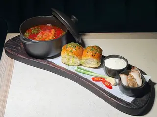 Борщ з підкопченим свиним ребром (450/60/20/30/40g)