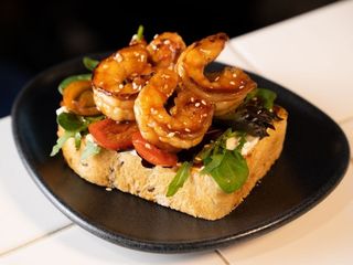 БРУСКЕТТА З КРЕВЕТКАМИ