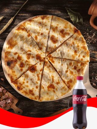 ლობიანი რაჭული ლორით 8 ნაჭერი +კოკა-კოლა კლასიკი 0.5ლ