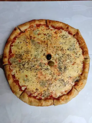 Pizza 4 vrste sira