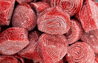 Strawberry Rolls 100g
