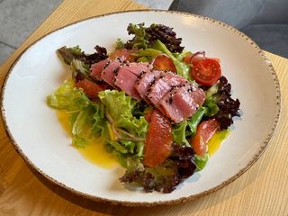 Салат зі свіжим тунцем (350г)