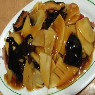 pato con bambú y setas chinas