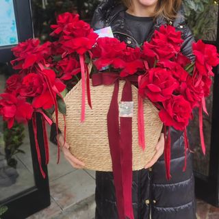 Cos impletit, cu trandafiri