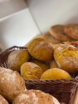 Chifle intermediare cu turmeric și floarea soarelui