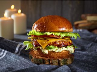 Чікен меню з соусом + напій (570g)