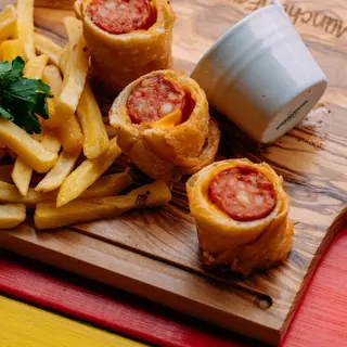 Kobasica u ćebetu 450g + Nikšićko pivo 0,33l