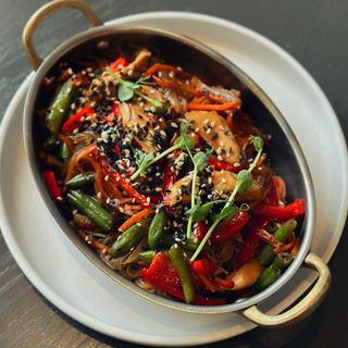 Фунчоза з овочами і куркою (375г)