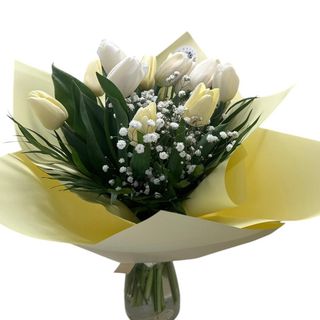 Buchet cu 13 lalele albe