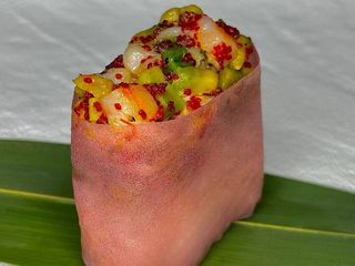 Гункан з креветкою (70g)