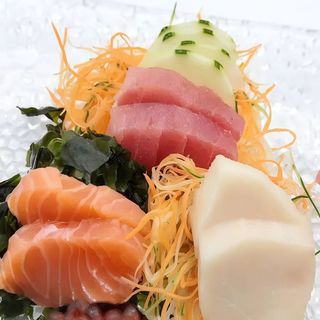 Sashimi  variado (12 pzs.)