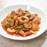 Калмари със сладко-кисел сос (500г)