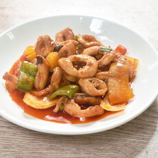 Калмари със сладко-кисел сос (500г)