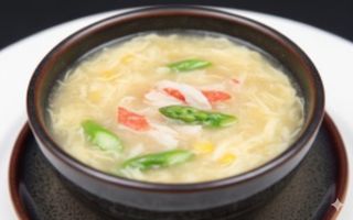 Zuppa polpa granchio e asparagi