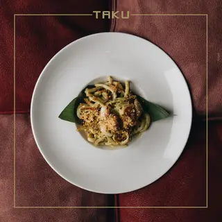 Yaki udon con pesce