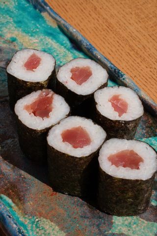 Макі рол з тунцем