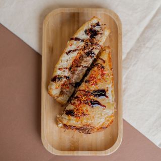 Мелт з рваною свининою в соусі унагі