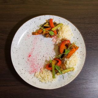 Курка в кисло-солодкому соусі з овочами та рисом Жасмін (300г)