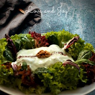 Lasagna cu urzici, brânzeturi & nuci