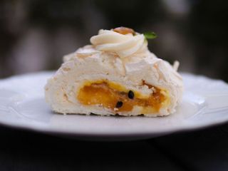 Меренговий рулет