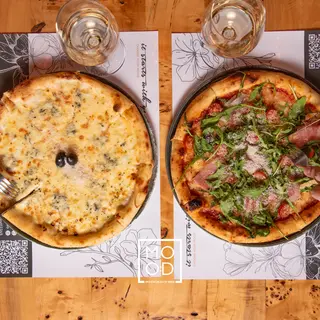Quattro Formaggi pizza