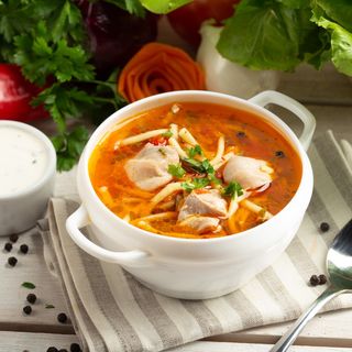 Zeamă de pui cu tăiţei 2L