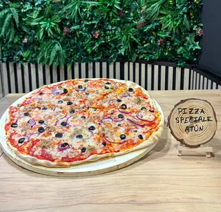 Pizza Speciale De Atún 40 Cm.