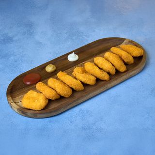 Pileći nuggetsi 20 komada, pomfrit i sosovi po izboru