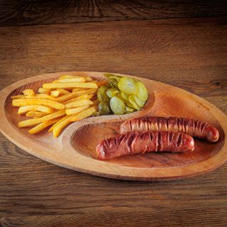 Kranjska kobasica 2 komada sa pomfritom