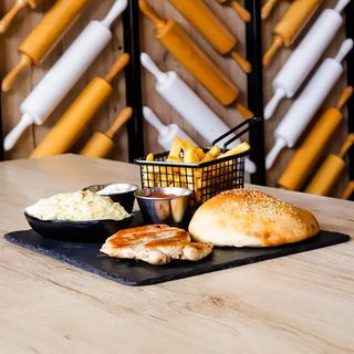 Meniu piept de pui si Coca Cola  