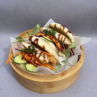 Bao z polędwiczką z kurczaka teriyaki i warzywami