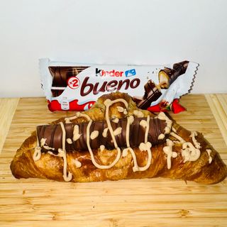 cornetto kinder bueno :) 