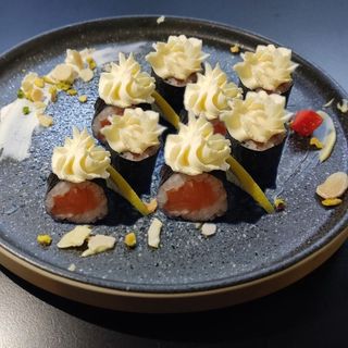 HOSOMAKI SALMONE PHILADELPHIA