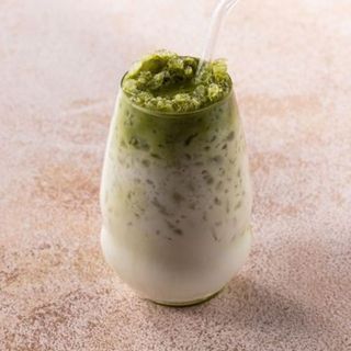 Matcha Latte na kruszonym lodzie