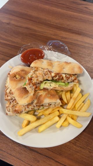 Sendvič Radinović u domaćoj ćabati