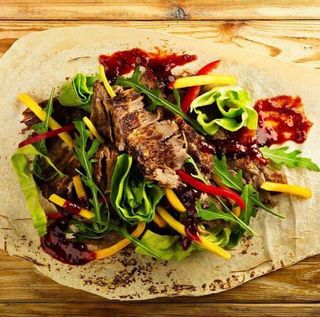 Shaorma cu vita si berbecut  mica