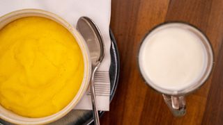 Palenta sa kiselim mlekom