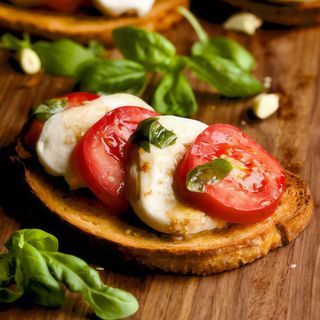 Bruschetta Pomodoro E Mozzarella