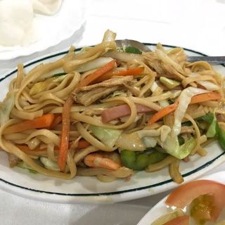 Tallarines Guisados Con Pollo