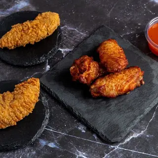 Bucket 4 Tender Crispy , 6 Chicken Wings Spicy (2 Persone)