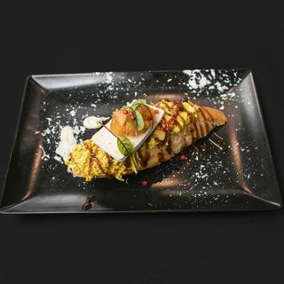 Pincho de pollo al curry y queso brie