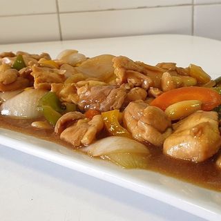 Pollo Con salsa Shacha