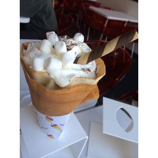 Fanfare Signature Crepe