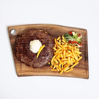 Gurmanska pljeskavica s prilogom